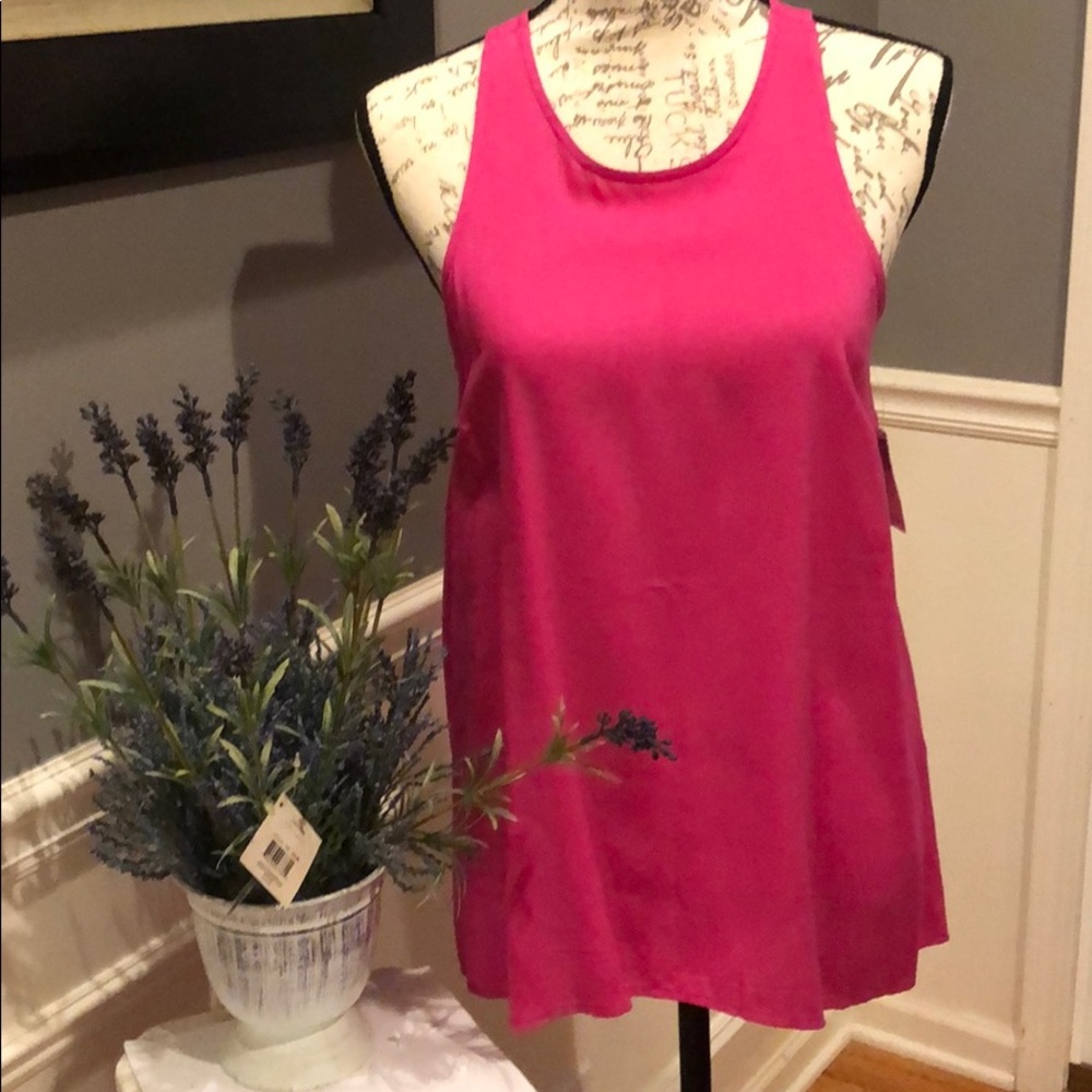 NWT 💋Pink sleeveless top